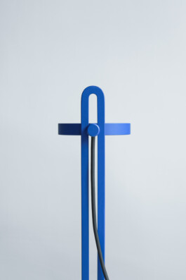 Minimalist blue “Echo” floor lamp by Simon Busse for caussa.